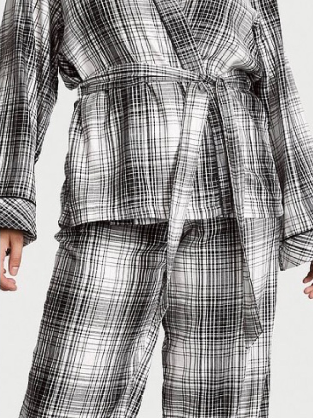 Victoria's Secret Black & White flannel wrap long pajama set XS long